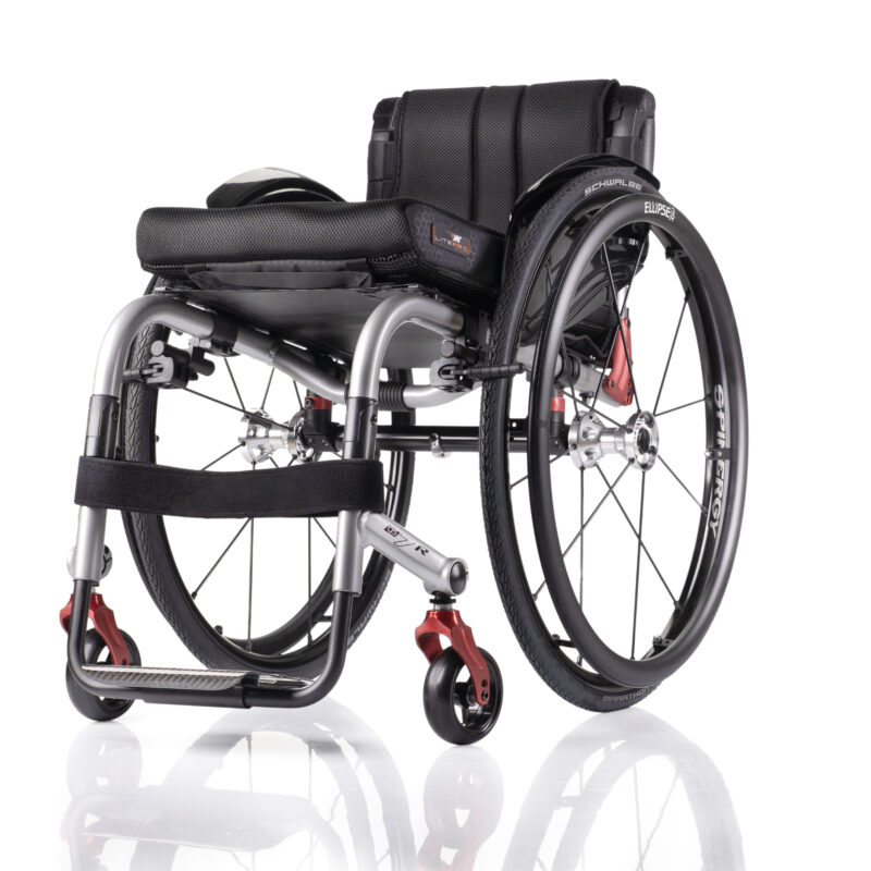 QS7 R-Front-Fold_B_3q-L_02-EU